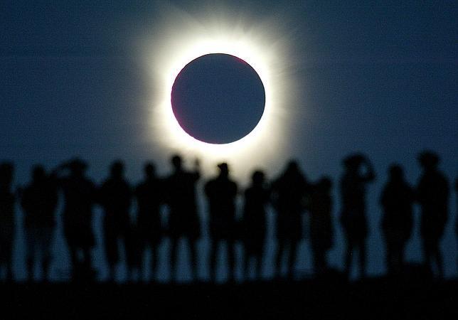 Un raro eclipse híbrido ocultará el Sol en noviembre