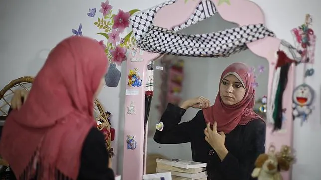 Hamás nombra como portavoz a una chica de 23 años que estudió en el Reino Unido