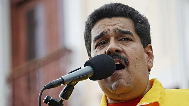 Maduro anuncia que obligará por decreto a bajar los precios de los automóviles 
