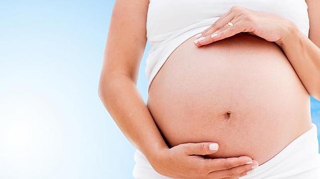 Una mujer es intervenida por un parto sin estar embarazada