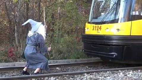 El noruego que paró un tren disfrazado de Gandalf