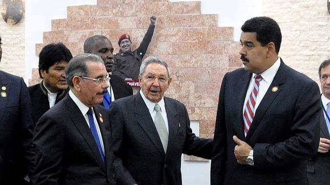 La cumbre de la Celac da un balón de oxígeno a la dictadura cubana