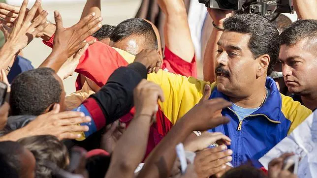 Maduro anuncia una tarjeta electrónica de racionamiento 