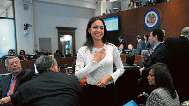 La opositora María Corina Machado carga contra Maduro en Washington