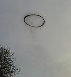 Una joven de 16 años tomó la fotografía de este anillo negro en los cielos del condado británico de Lemington Spa