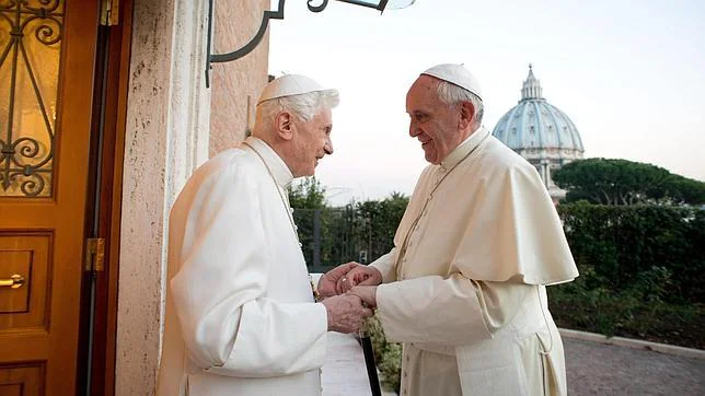 Benedicto XVI asistirá a la canonización como concelebrante