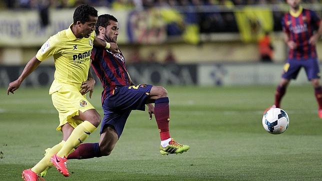 El Villarreal identifica al aficionado que tiró el plátano a Dani Alves