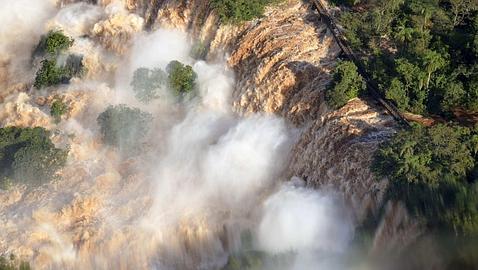 Las cataratas de Iguazú cierran por una histórica avalancha de agua