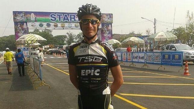 De Jonge, el ciclista que se salvó dos veces de la tragedia de Malaysia Airlines