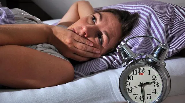 ¿Por qué de noche dormimos mejor que de día? La clave está en la melatonina