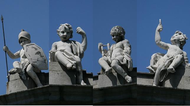 Sobre la Puerta de Alcalá se alzan cuatro esculturas infantiles