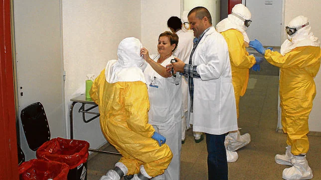 ¿Cómo pudo contagiarse por ébola la enfermera que atendió a García Viejo?
