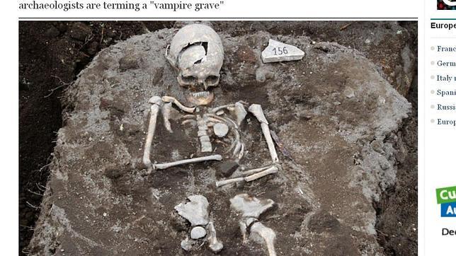 Desentierran los restos de un «vampiro» en Bulgaria