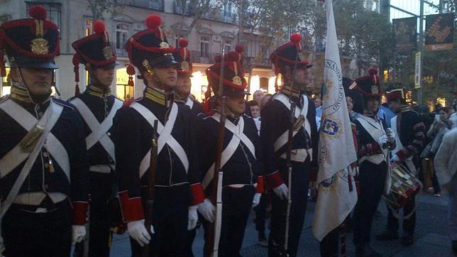 Pólvora en las calles de Madrid para celebrar el final de la Guerra de Independencia