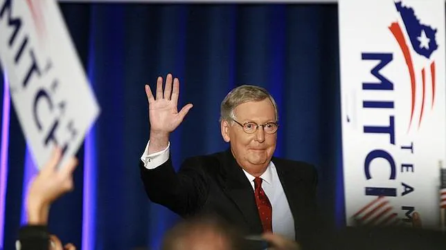 Mitch McConnell, el nuevo líder «antipático» del Senado de Estados Unidos