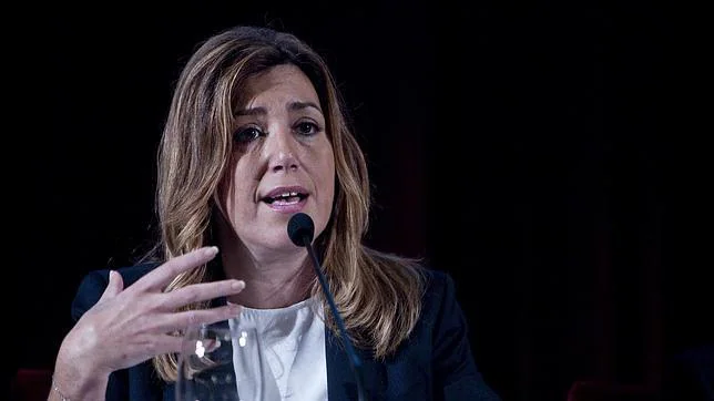 Susana Díaz reclama a Rajoy «ponerse el frente» de la reforma constitucional
