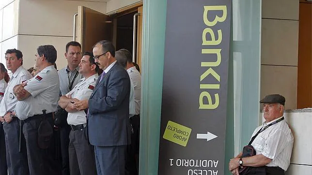Condenan a Bankia por vender preferentes a un jubilado «casi ciego y sordo»