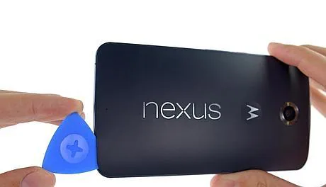 Beautiful bowels of Google Nexus 6