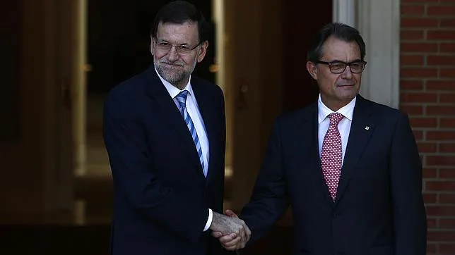 Los sueldos del Gobierno de Mas cuestan 435.605 euros más que el Ejecutivo de Rajoy