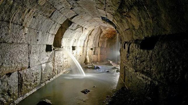 Roma subterránea: lagos, tumbas y cloacas que nunca viste bajo la ciudad Eterna