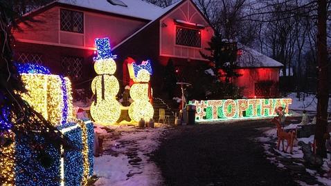 Así es la increíble casa de las 601.736 luces de Navidad