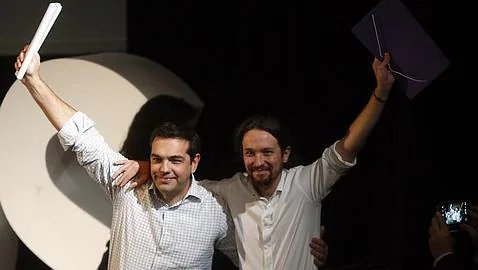 Alexis Tsipras junto a Pablo Iglesias en noviembre