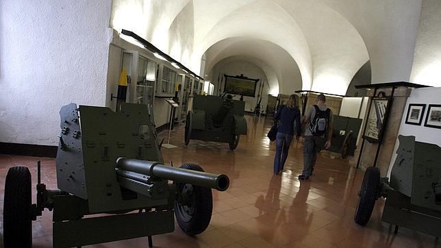 El nuevo Museo Militar buscará reagrupar la colección que el Ayuntamiento dejó escapar