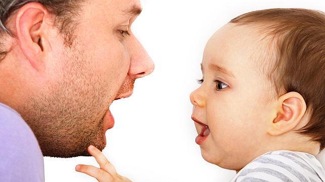 Por qué los padres usamos otro tono cuando hablamos con bebés