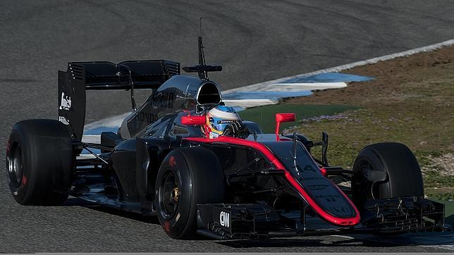 Alonso ya conduce el McLaren