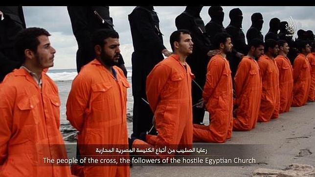 El Estado Islámico difunde un vídeo de la decapitación de varios egipcios cristianos