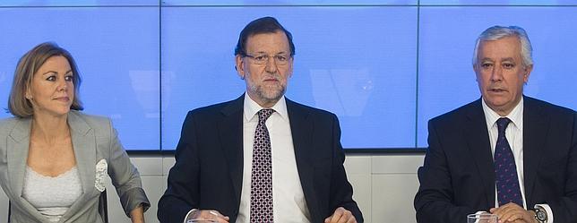 Rajoy, junto a Cospedal y Arenas