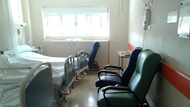 Satse denuncia el cierre de 688 camas hospitalarias y Sacyl las reduce a 501