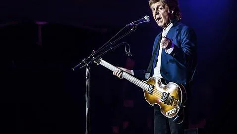 Paul McCartney admite que sintió celos con la reacción de la gente a la muerte de John Lennon