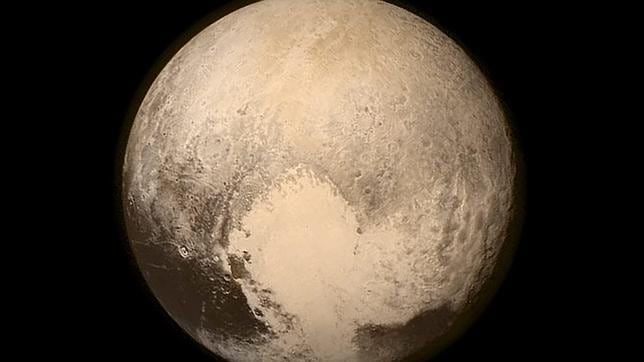 La «New Horizons» sobrevive con éxito a su histórica aproximación a Plutón
