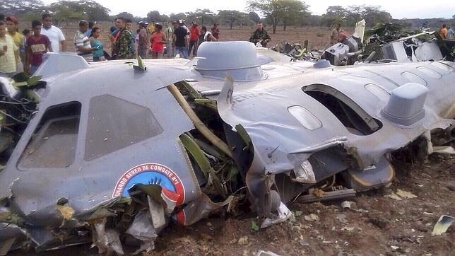 Doce miembros de la Fuerza Aérea Colombiana mueren en un accidente de avión