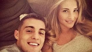 Kovacic comparte con frecuencia imágenes junto a su novia, acercando a sus seguidores al día a día de la pareja
