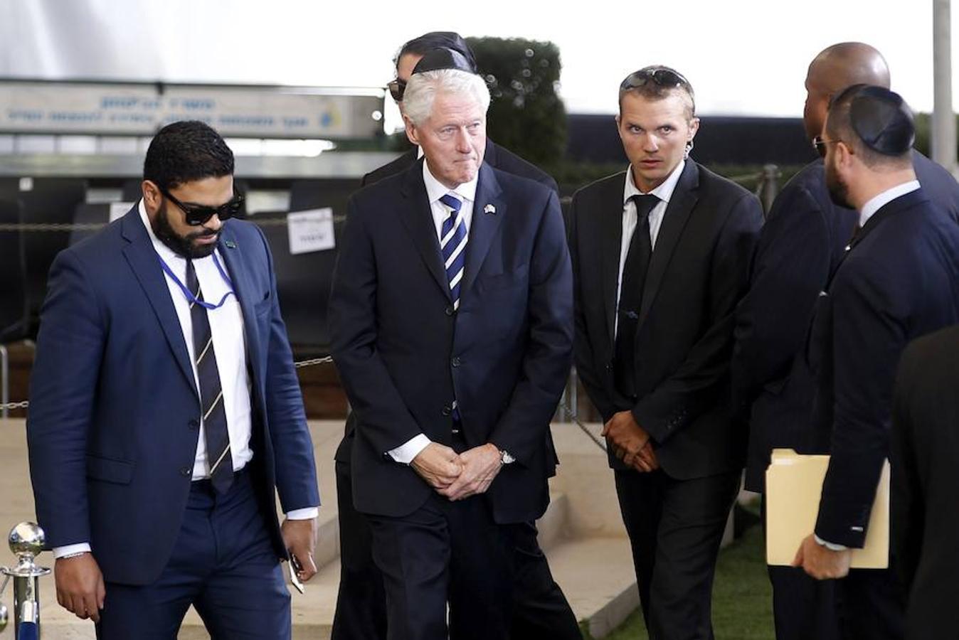 El expresidente de Estados Unidos, Bill Clinton, tampoco ha querido faltar a la despedida de uno de los dirigentes israelíes con los que mantuvo una relación más intensa | Foto: ABC