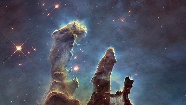 Los Pilares de la Creación, uno de los «semilleros de estrellas» más bellos descubiertos hasta ahora, en una histórica imagen del telescopio espacial Hubble