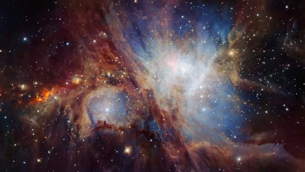 En el centro de la nebulosa las estrellas pueden ser hasta 30 veces más masivas y 200.000 veces más luminosas que el Sol