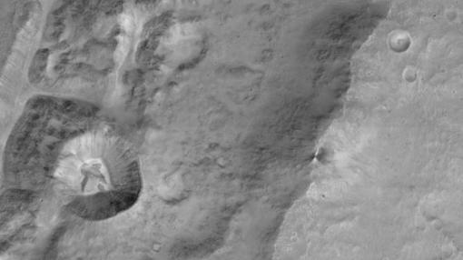 Proximidades del cráter Da Vinci, de 100 kilómetros de diámetro