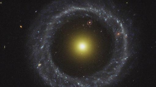 Galaxia tipo Hoag, PGC 54559, rodeada por un anillo