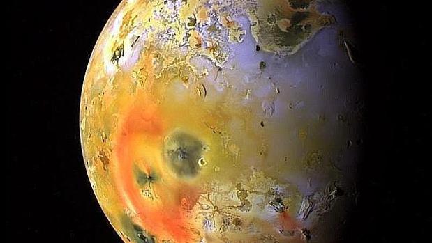 Resultado de imagen de Imágenes de Io y sus géiseres