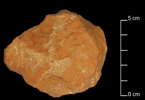 Herramienta del Paleolítico medio hallada en el yacimiento de Attirampakham