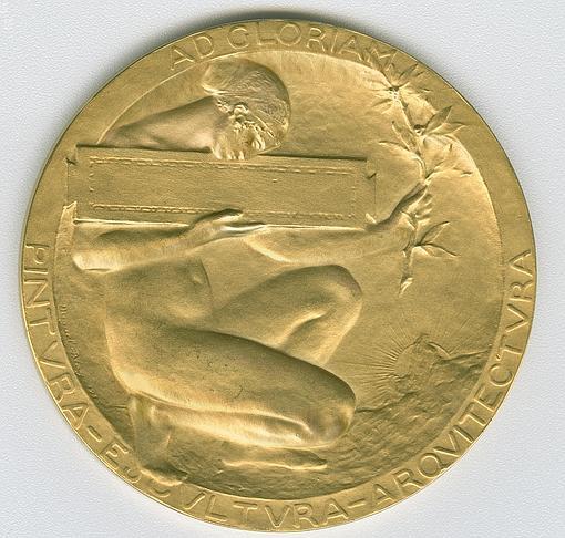 Reverso de la medalla creada por Miguel Blay para la Exposición Nacional de Bellas Artes de 1915. El anverso es obra de Mariano Benlliure