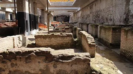 Vista de las ruinas romanas descubiertas durante las obras de una nueva línea del metro en Roma