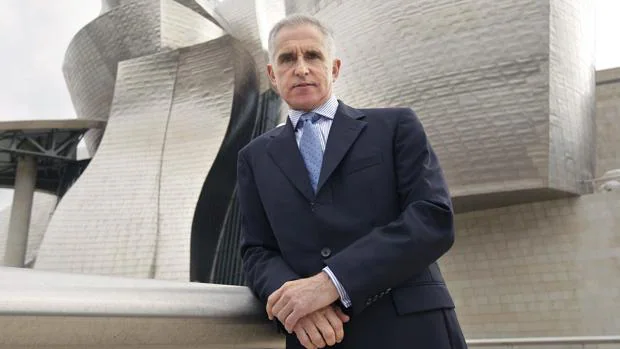 Juan Ignacio Vidarte, ante el Guggenheim Bilbao