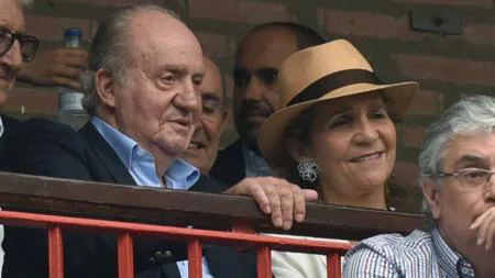 Don Juan Carlos y Doña Elena, en los toros