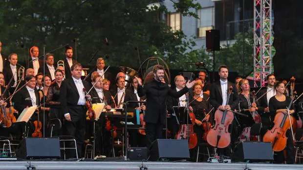 Pablo Heras-Casado, junto a la Radio Symphony Orchestra de Fráncfort