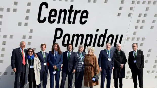 El Juli (tercero por la izquierda), con el resto de galardonados en el Centro Pompidou de Málaga