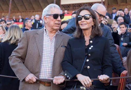 Mario Vargas Llosa e Isabel Preysler, en barrera